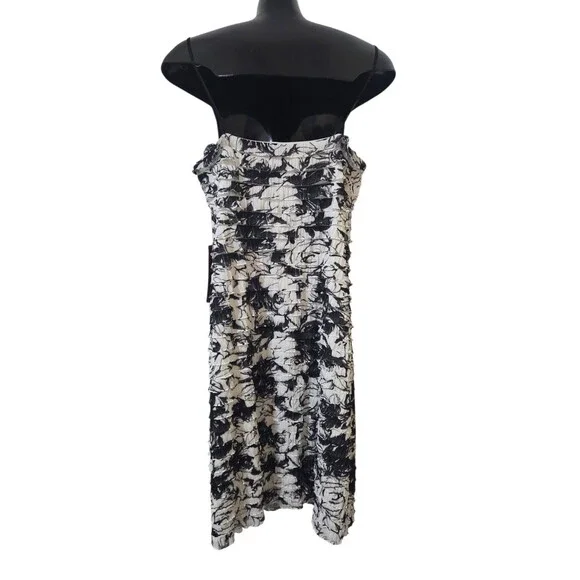 NWT JS Collection Black White Paneled Floral Bodycon Mini Dress Women's 10 E17.1 - Picture 2 of 12